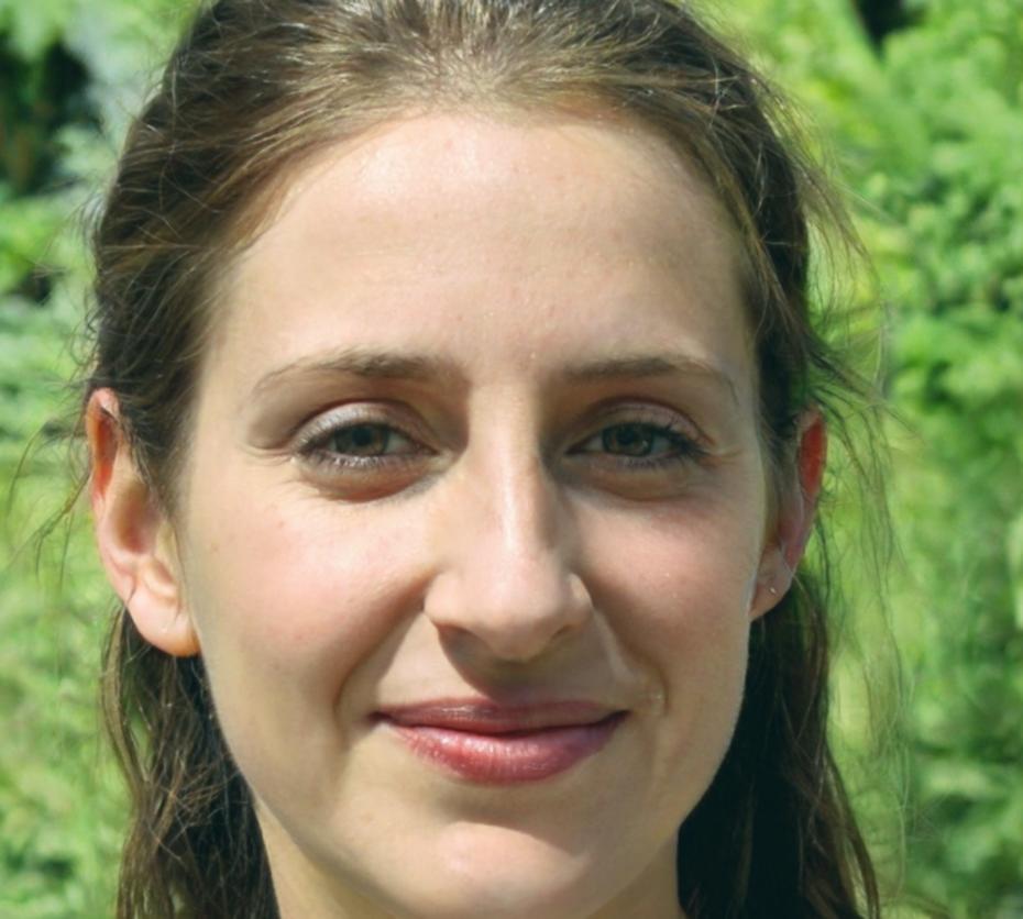 Portrait de Camille Rousseau, formatrice en développement personnel